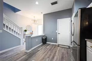 981 Hampton Cir, Naples, FL 34105 - Photo 10