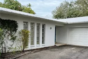 347 Burning Tree, Naples, FL 34105 - Photo 4