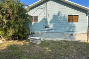 281 Benson St E, Naples, FL 34113 - Photo 4