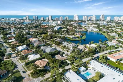 748 Willowhead Dr, Naples, FL 34103 - Photo 2