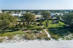 700 Bow Line Dr, Naples, FL 34103 - Photo 18