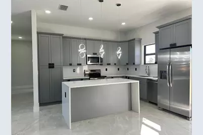 3905 23rd St SW, Fort Myers, FL 33976 - Photo 2
