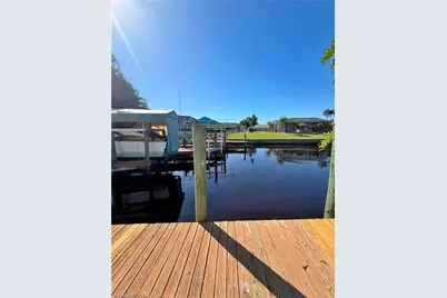 2124 Cornwallis Pkwy, Cape Coral, FL 33904 - Photo 8