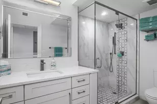 4051 Gulf Shore Blvd N, Naples, FL 34103 - Photo 6