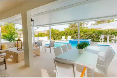 10082 Vanderbilt Dr, Naples, FL 34108 - Photo 20