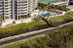 6849 Grenadier Blvd, Naples, FL 34108 - Photo 36