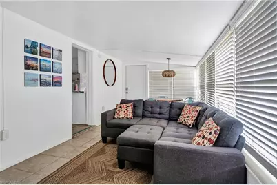 101 Pago Pago Dr E, Naples, FL 34113 - Photo 8