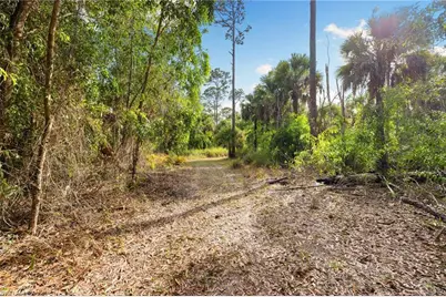 630 Pioneer Trl, Naples, FL 34117 - Photo 16