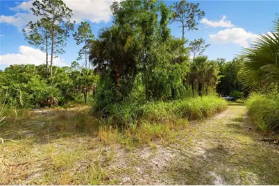 630 Pioneer Trl, Naples, FL 34117 - Photo 18