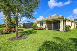 8482 Karina Ct, Naples, FL 34114 - Photo 24