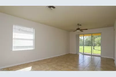 8482 Karina Ct, Naples, FL 34114 - Photo 6