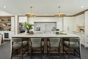 22 Las Brisas Way, Naples, FL 34108 - Photo 6