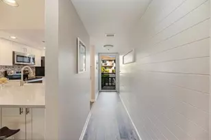 142 Palm Dr, Naples, FL 34112 - Photo 2