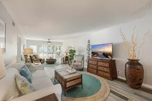 142 Palm Dr, Naples, FL 34112 - Photo 4