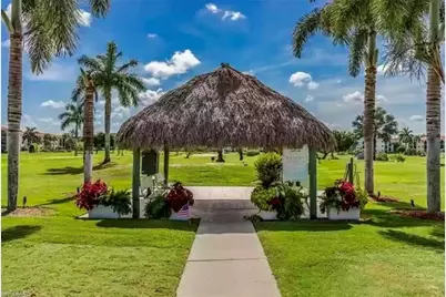 29 High Point Cir E #308, Naples, FL 34103 - Photo 4