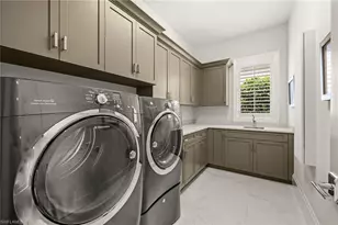 784 Anderson Dr, Naples, FL 34103 - Photo 32