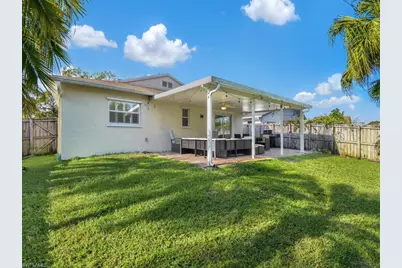 637 103rd Ave N, Naples, FL 34108 - Photo 4