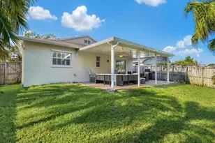 637 103rd Ave N, Naples, FL 34108 - Photo 4