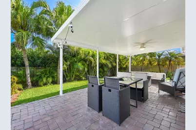 637 103rd Ave N, Naples, FL 34108 - Photo 2