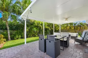 637 103rd Ave N, Naples, FL 34108 - Photo 2