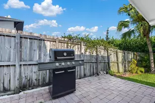 637 103rd Ave N, Naples, FL 34108 - Photo 18