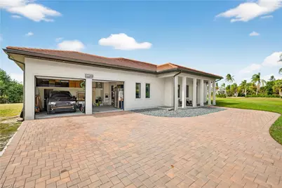 12289 Alamansa Ln, Bonita Springs, FL 34135 - Photo 4