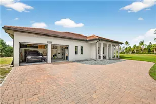 12289 Alamansa Ln, Bonita Springs, FL 34135 - Photo 4