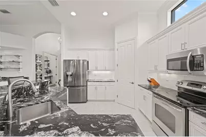 15855 Secoya Reserve Cir, Naples, FL 34110 - Photo 8