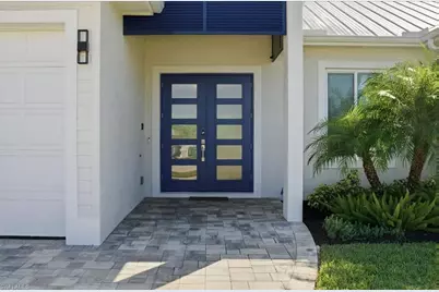 526 104th Ave N, Naples, FL 34108 - Photo 2