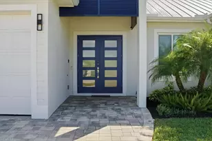 526 104th Ave N, Naples, FL 34108 - Photo 2