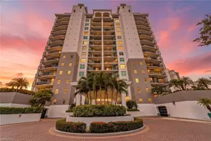 455 Cove Tower Dr, Naples, FL 34110 - Photo 1