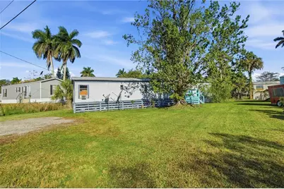 223 Gladys Ct, Copeland, FL 34137 - Photo 4