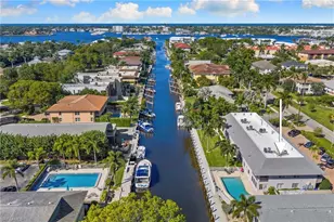 1686 Blue Point Ave, Naples, FL 34102 - Photo 38