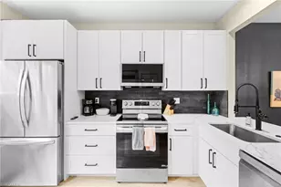 327 Emerald Bay Cir, Naples, FL 34110 - Photo 14