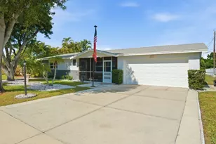 2261 Ivy Ave, Fort Myers, FL 33907 - Photo 2