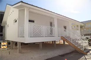 705 11th St S, Naples, FL 34102 - Photo 2