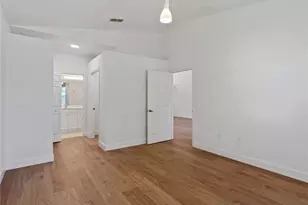 445 Robin Hood Cir, Naples, FL 34104 - Photo 12