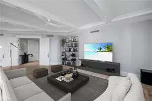 285 Grande Way, Naples, FL 34110 - Photo 2