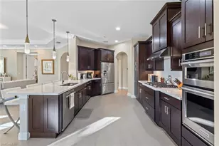 2727 Tiburon Blvd E, Naples, FL 34109 - Photo 6