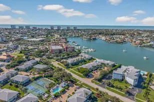 681 W Elkcam Cir, Marco Island, FL 34145 - Photo 18