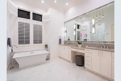 452 Putter Point Dr, Naples, FL 34103 - Photo 16