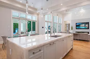 452 Putter Point Dr, Naples, FL 34103 - Photo 10