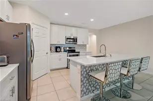 742 Hadley Pl W, Naples, FL 34104 - Photo 4