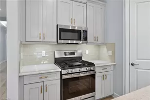 8266 Promoso Ct, Naples, FL 34114 - Photo 14