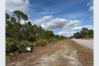 364 McArthur Blvd, Lehigh Acres, FL 33974 - Photo 4