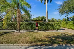 715 10th St N, Naples, FL 34102 - Photo 28