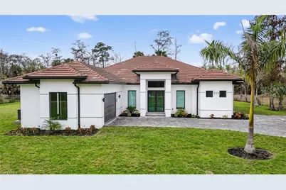 563 15th St NW, Naples, FL 34120 - Photo 2