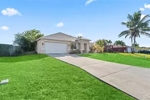 1113 NE 7th Ave, Cape Coral, FL 33909 - Photo 2