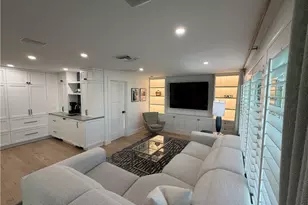 695 Regatta Rd S, Naples, FL 34103 - Photo 4