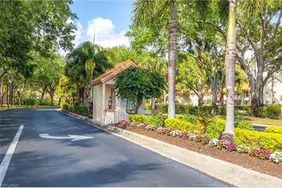 290 Robin Hood Cir #201, Naples, FL 34104 - Photo 32